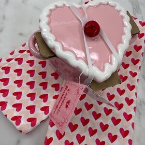❤️ Pink Heart Shaped Ceramic Bakeware - Bullseye's Playground NWT